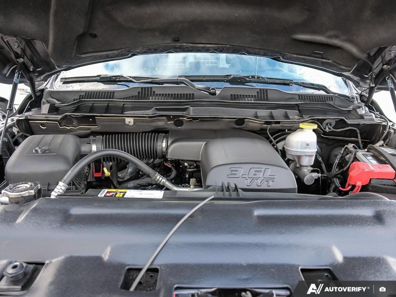 2023 RAM 1500 Classic EXPRESS 4X4 CREW CAB 5'7" BOX Photo