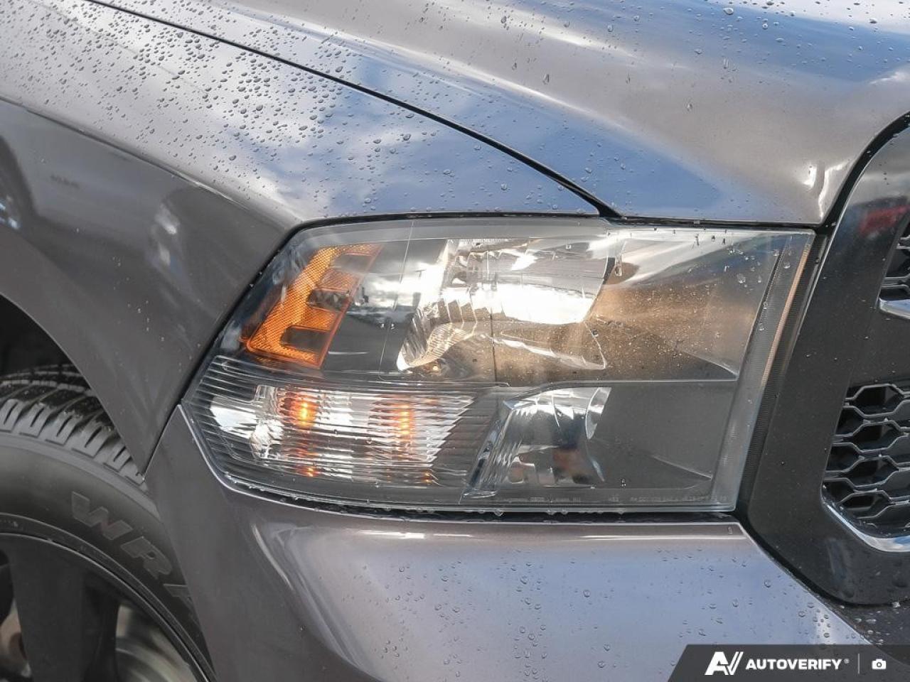 2023 RAM 1500 Classic EXPRESS 4X4 CREW CAB 5'7" BOX Photo