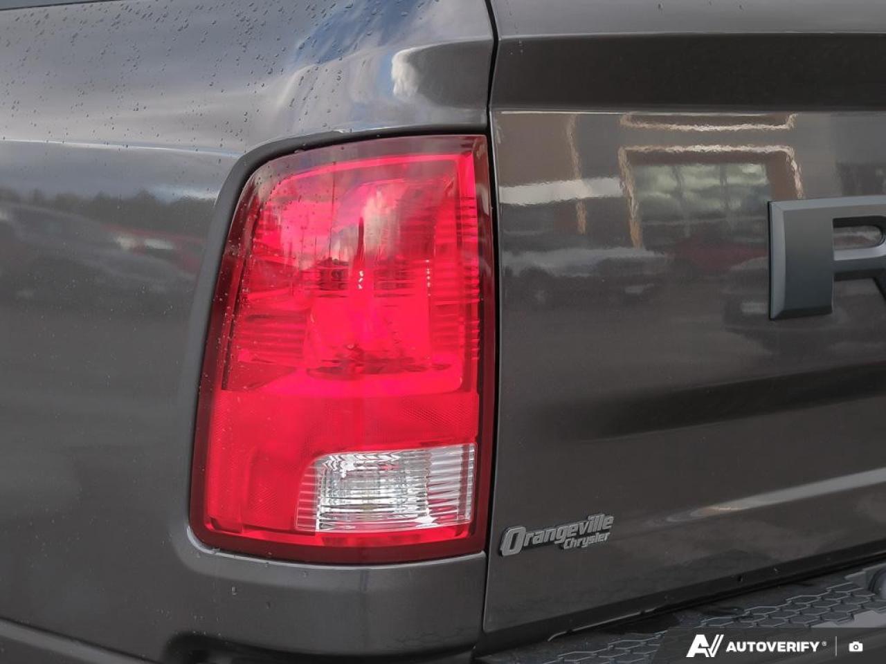 2023 RAM 1500 Classic EXPRESS 4X4 CREW CAB 5'7" BOX Photo