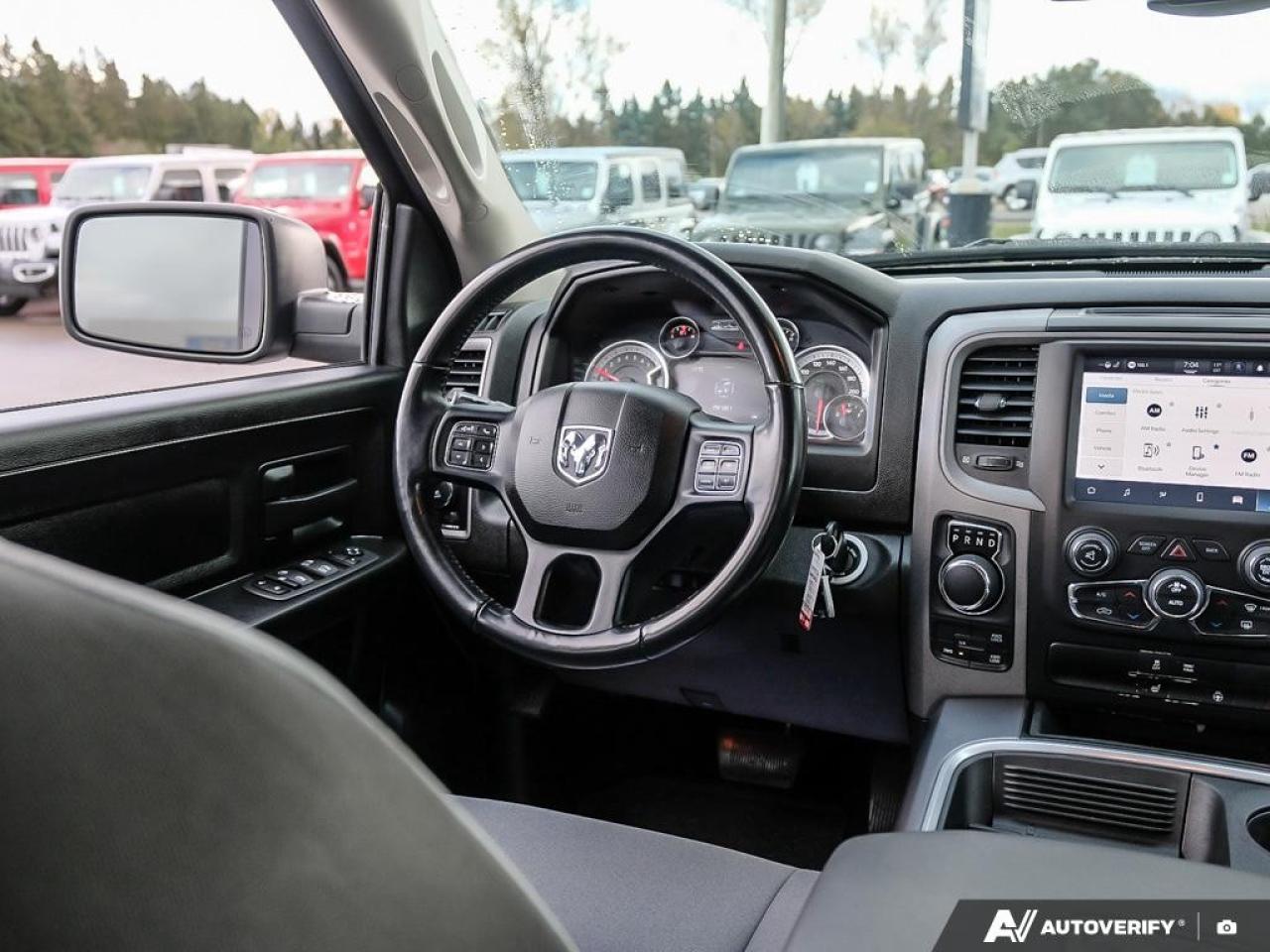 2023 RAM 1500 Classic EXPRESS 4X4 CREW CAB 5'7" BOX Photo