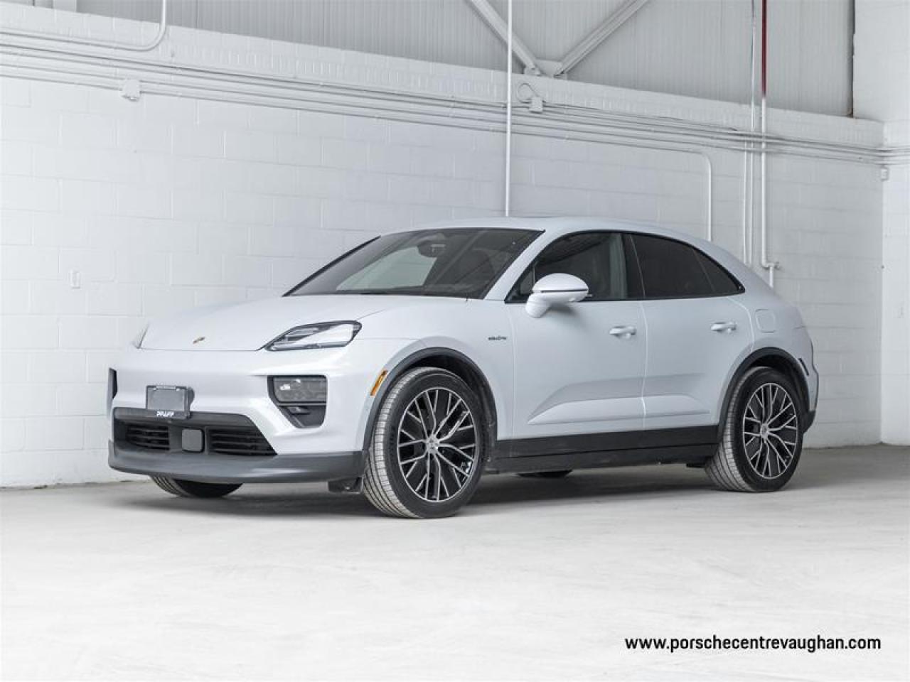 2025 Porsche Macan  Photo0