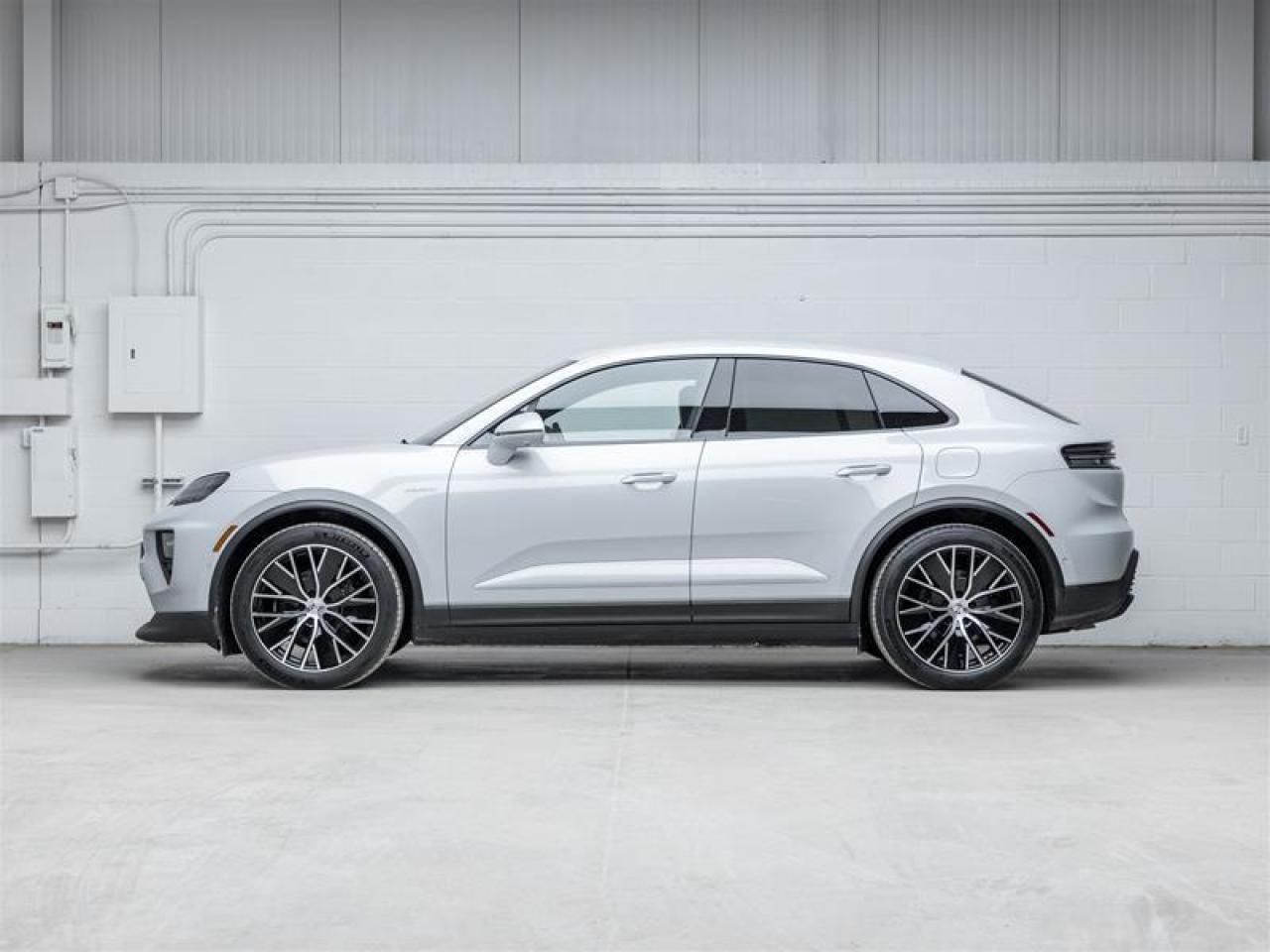 2025 Porsche Macan  Photo