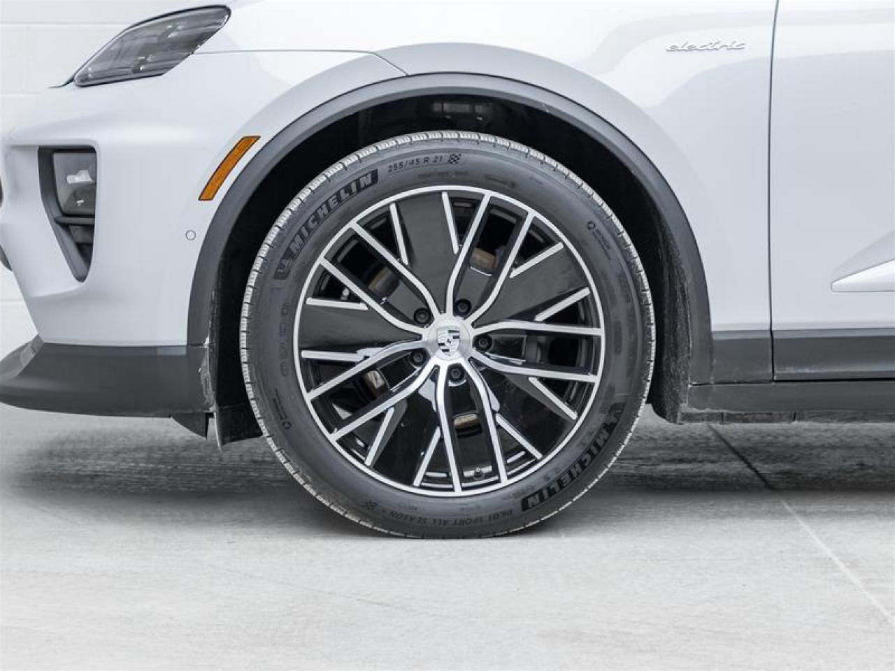 2025 Porsche Macan  Photo