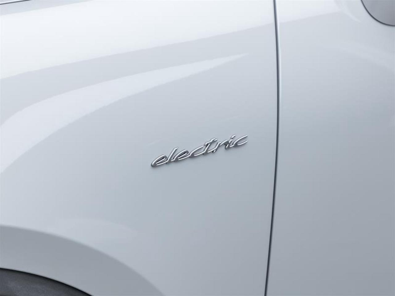 2025 Porsche Macan  Photo