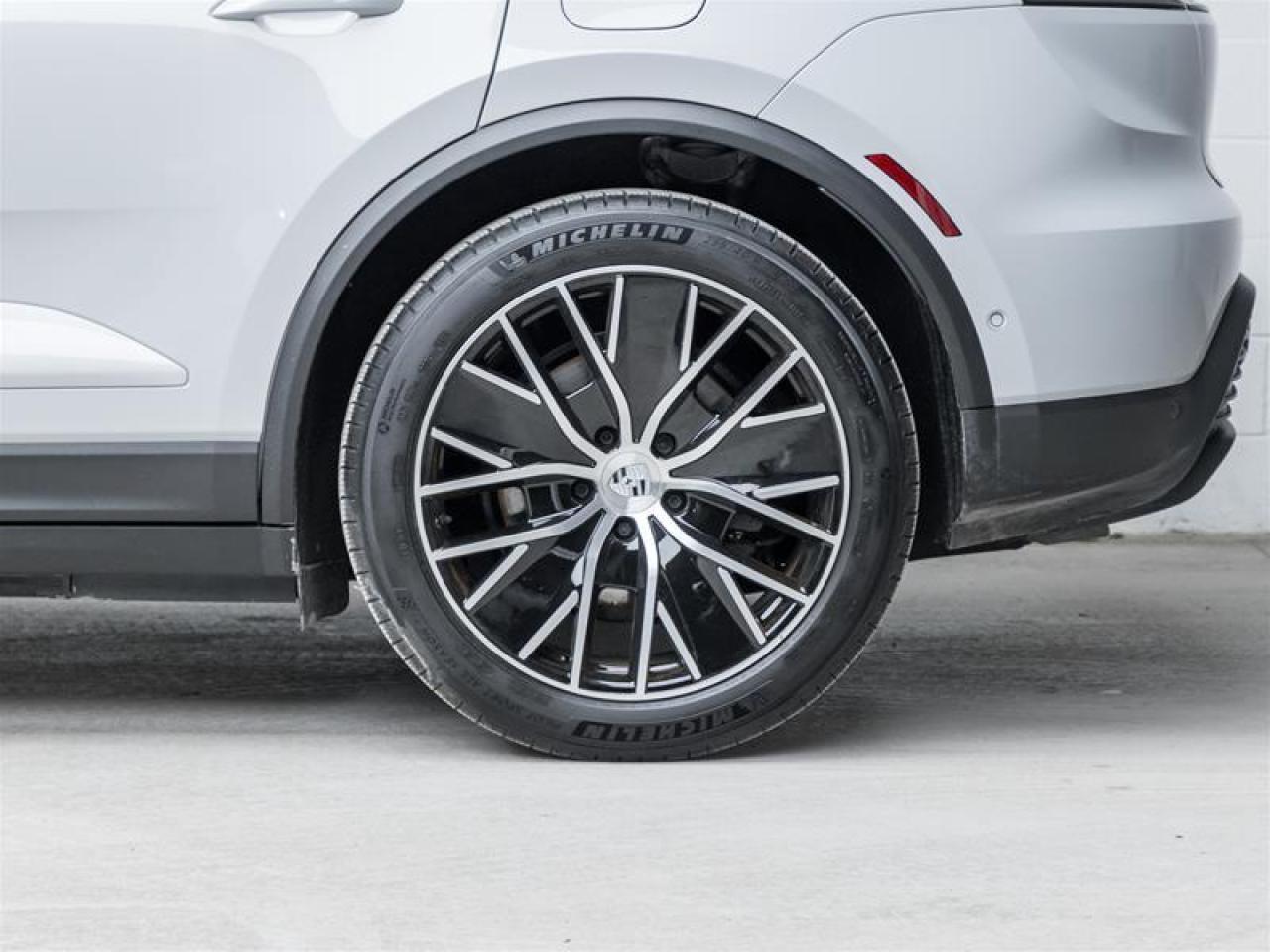 2025 Porsche Macan  Photo