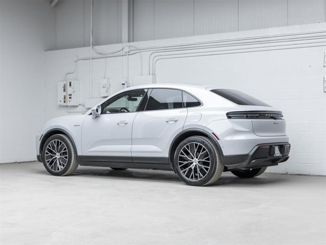 2025 Porsche Macan  Photo