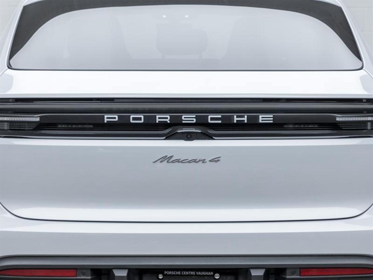 2025 Porsche Macan  Photo