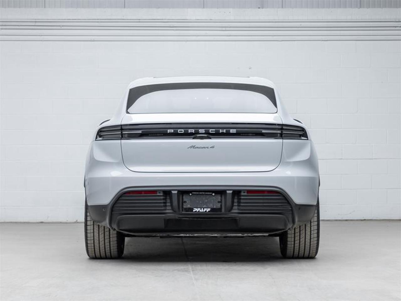 2025 Porsche Macan  Photo