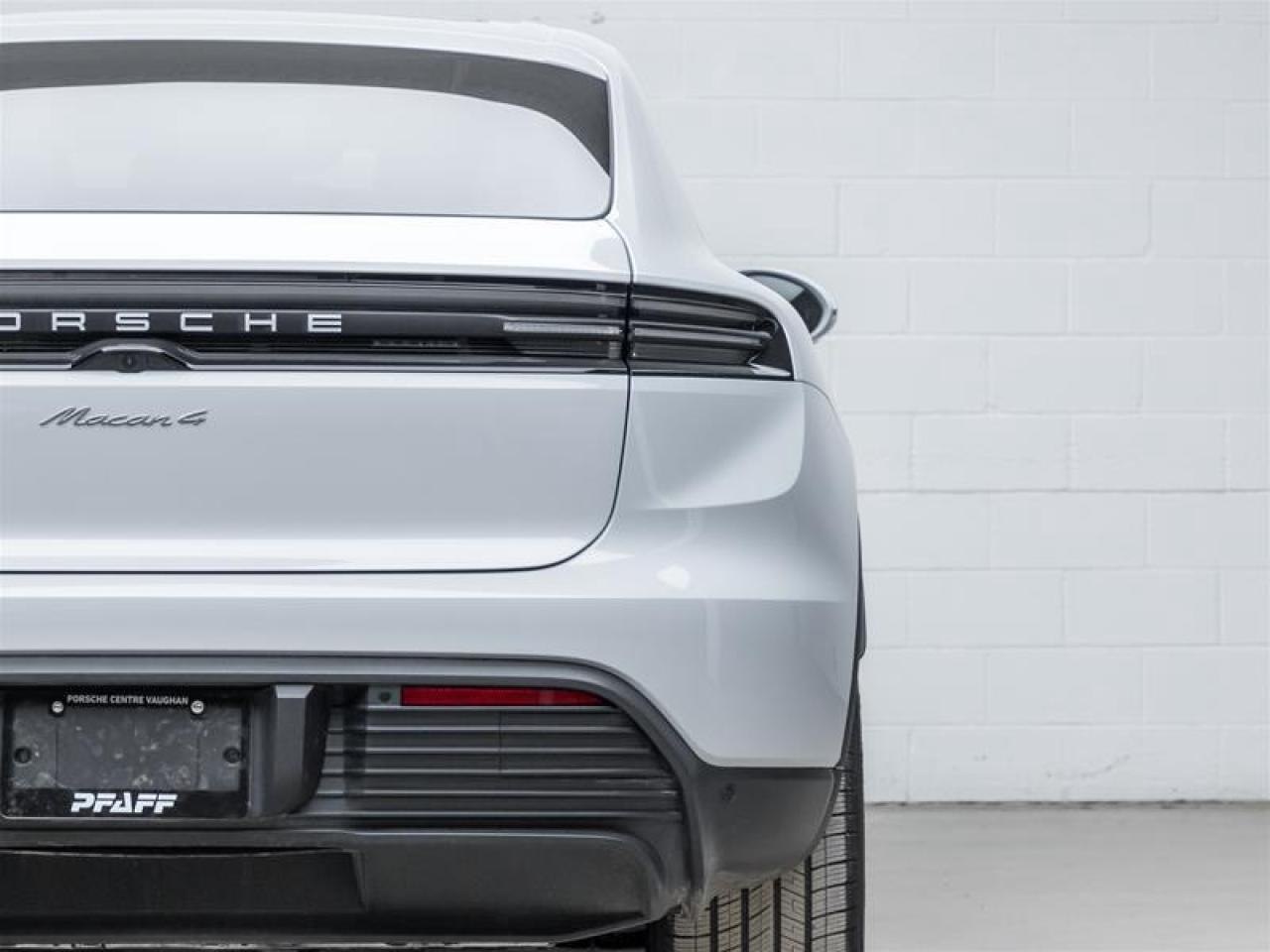 2025 Porsche Macan  Photo