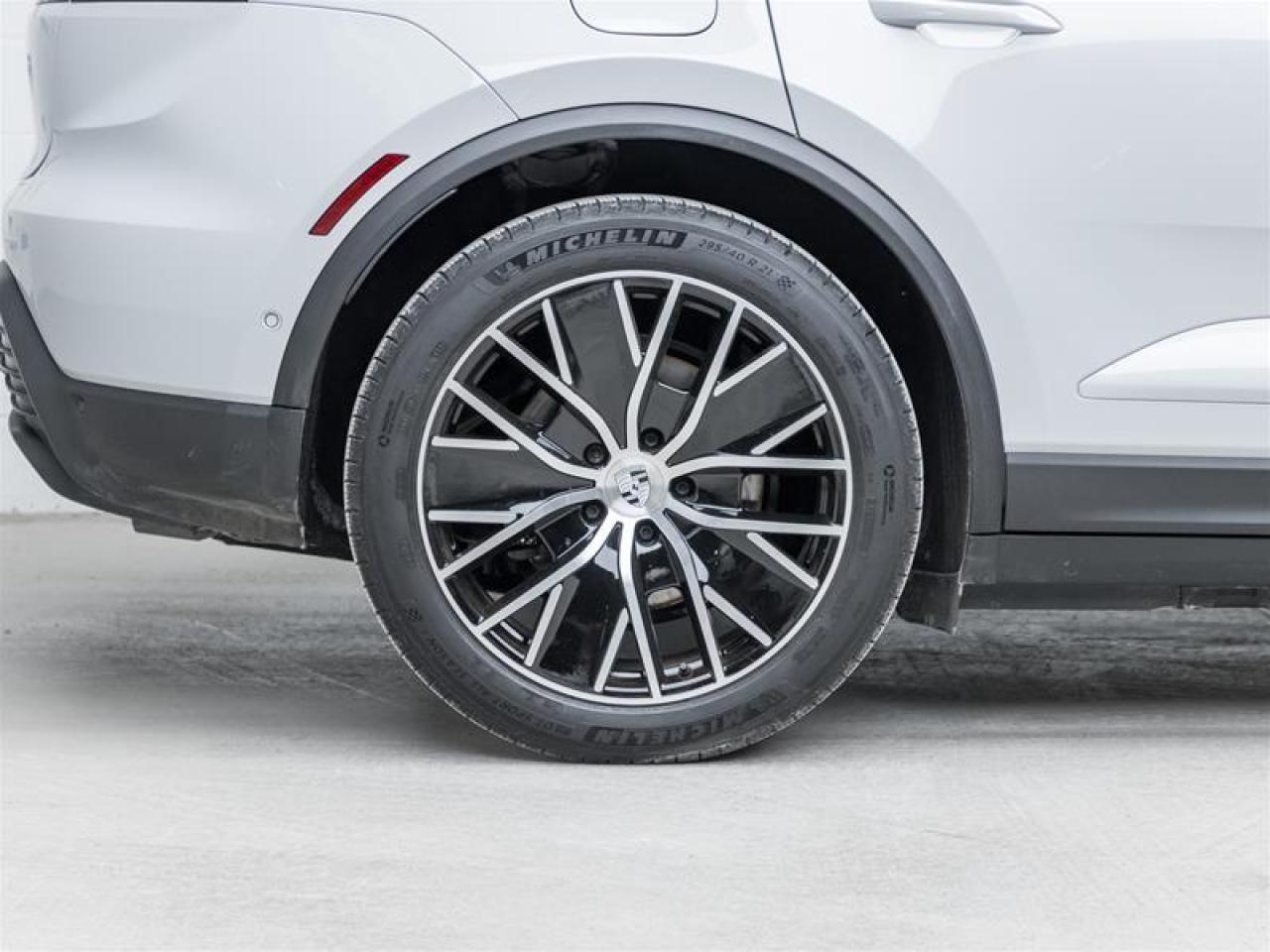 2025 Porsche Macan  Photo