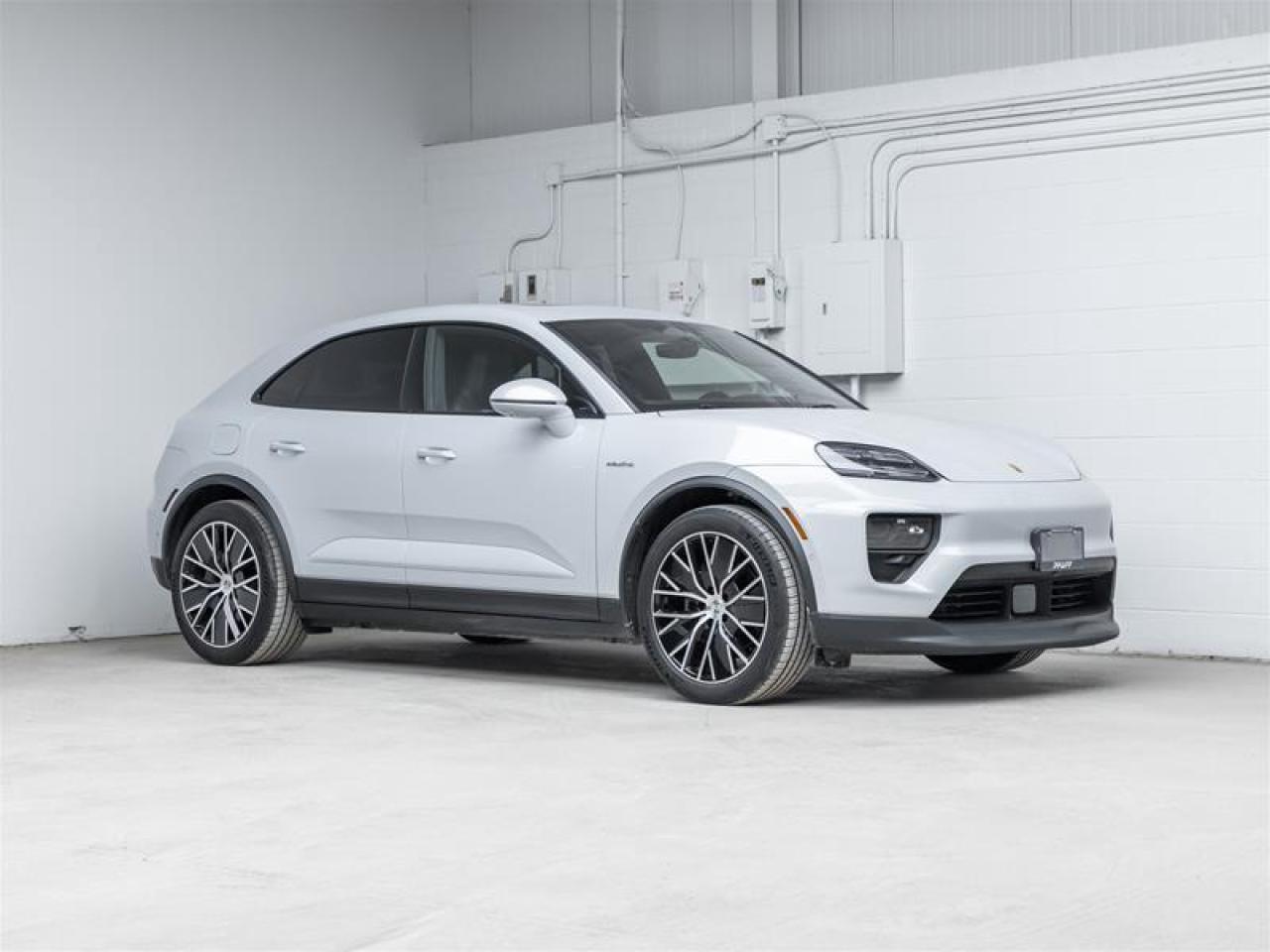 2025 Porsche Macan  Photo
