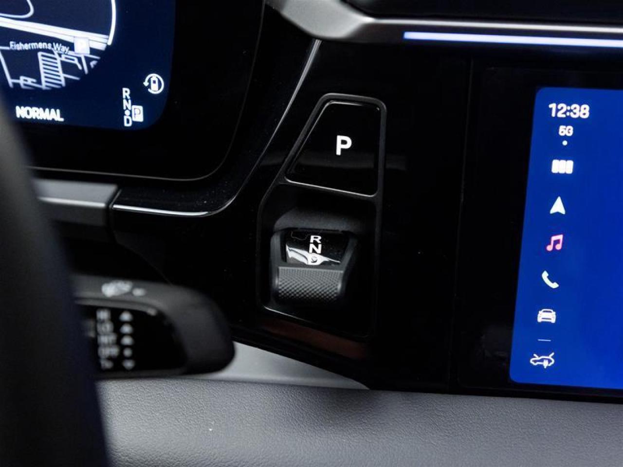 2025 Porsche Macan  Photo