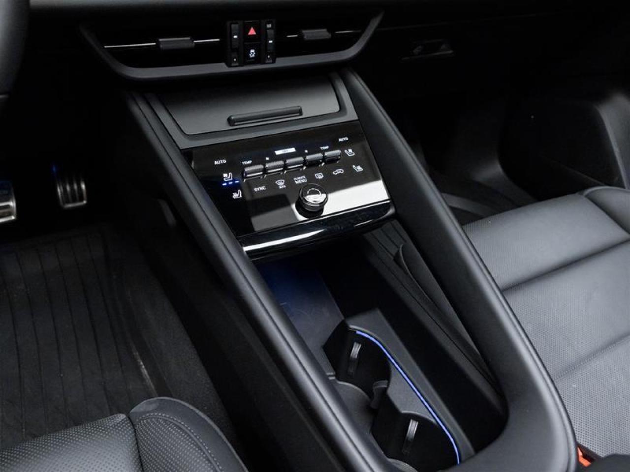 2025 Porsche Macan  Photo