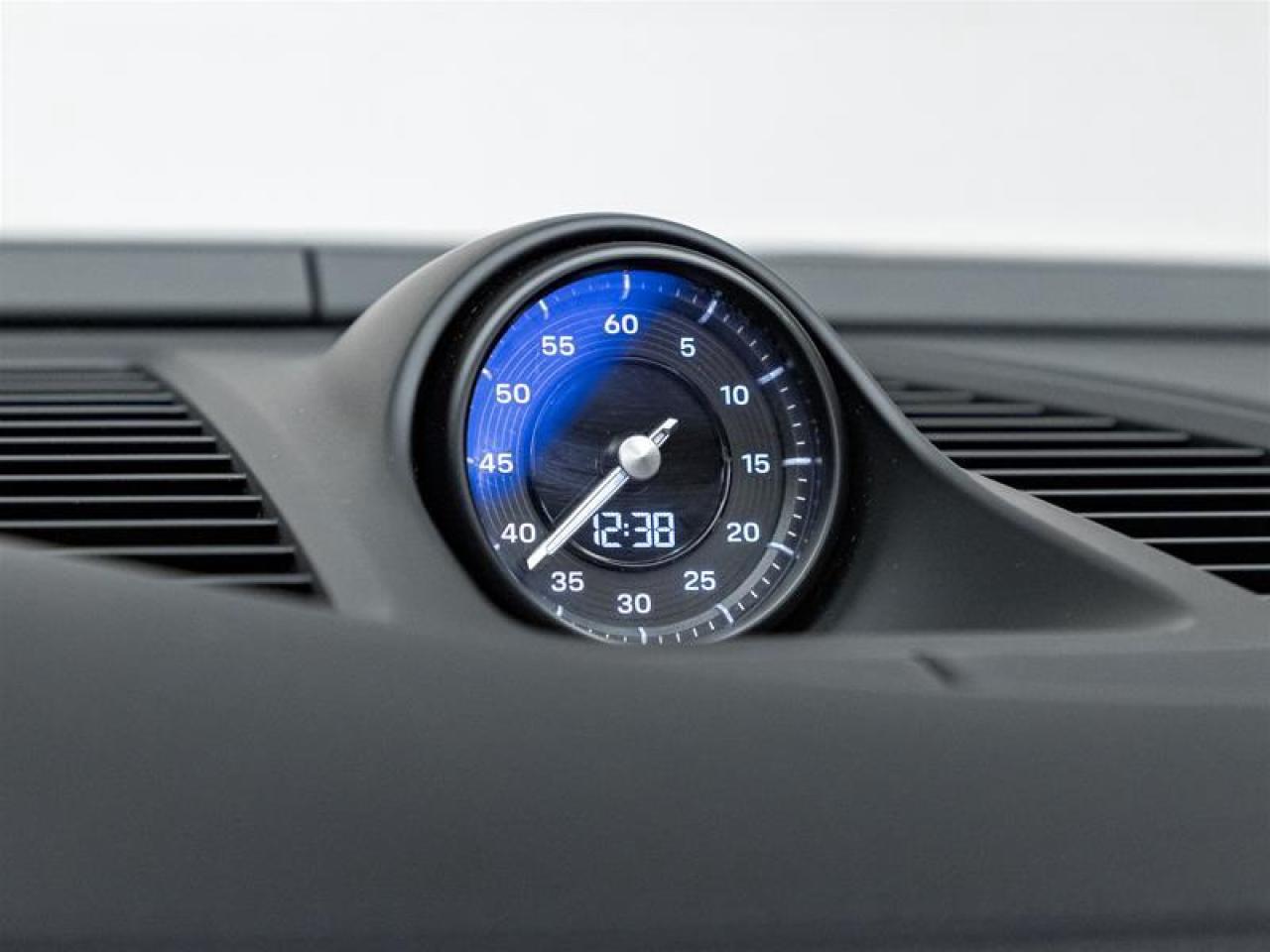 2025 Porsche Macan  Photo