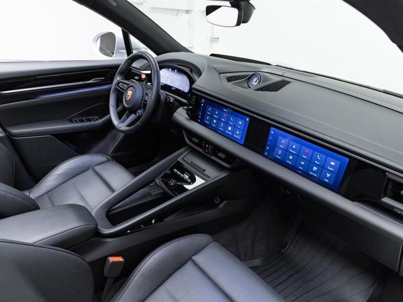 2025 Porsche Macan  Photo