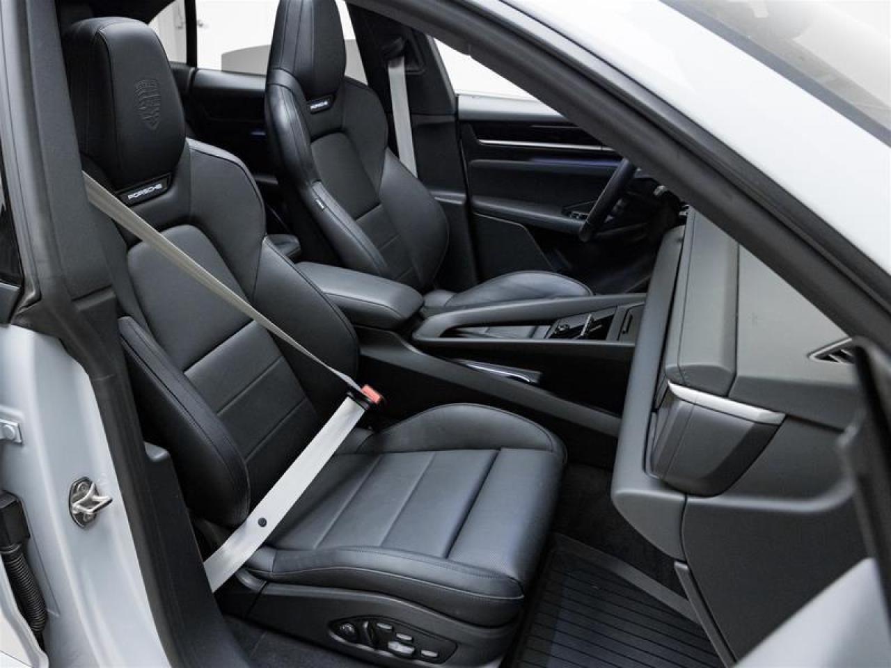 2025 Porsche Macan  Photo