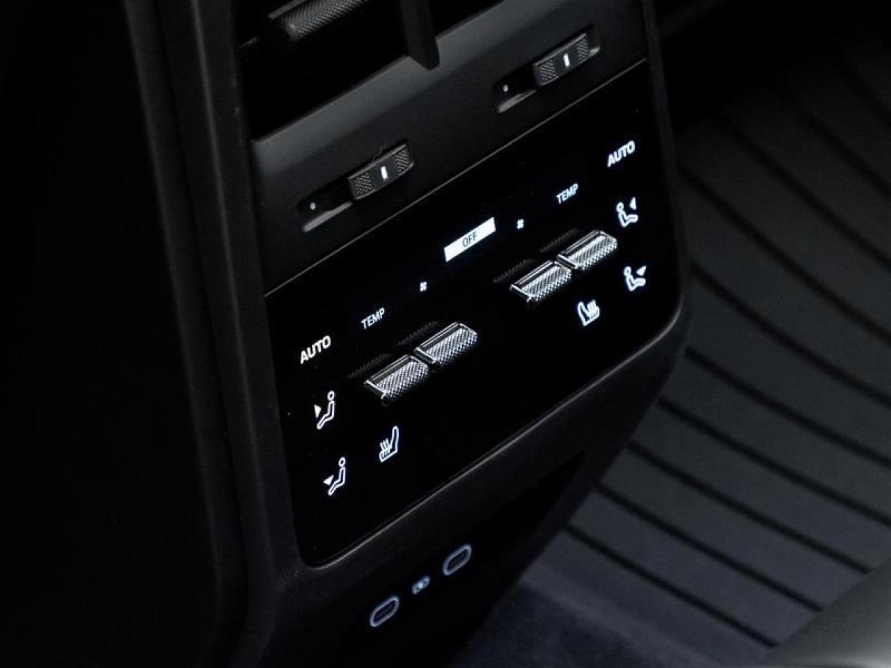 2025 Porsche Macan  Photo