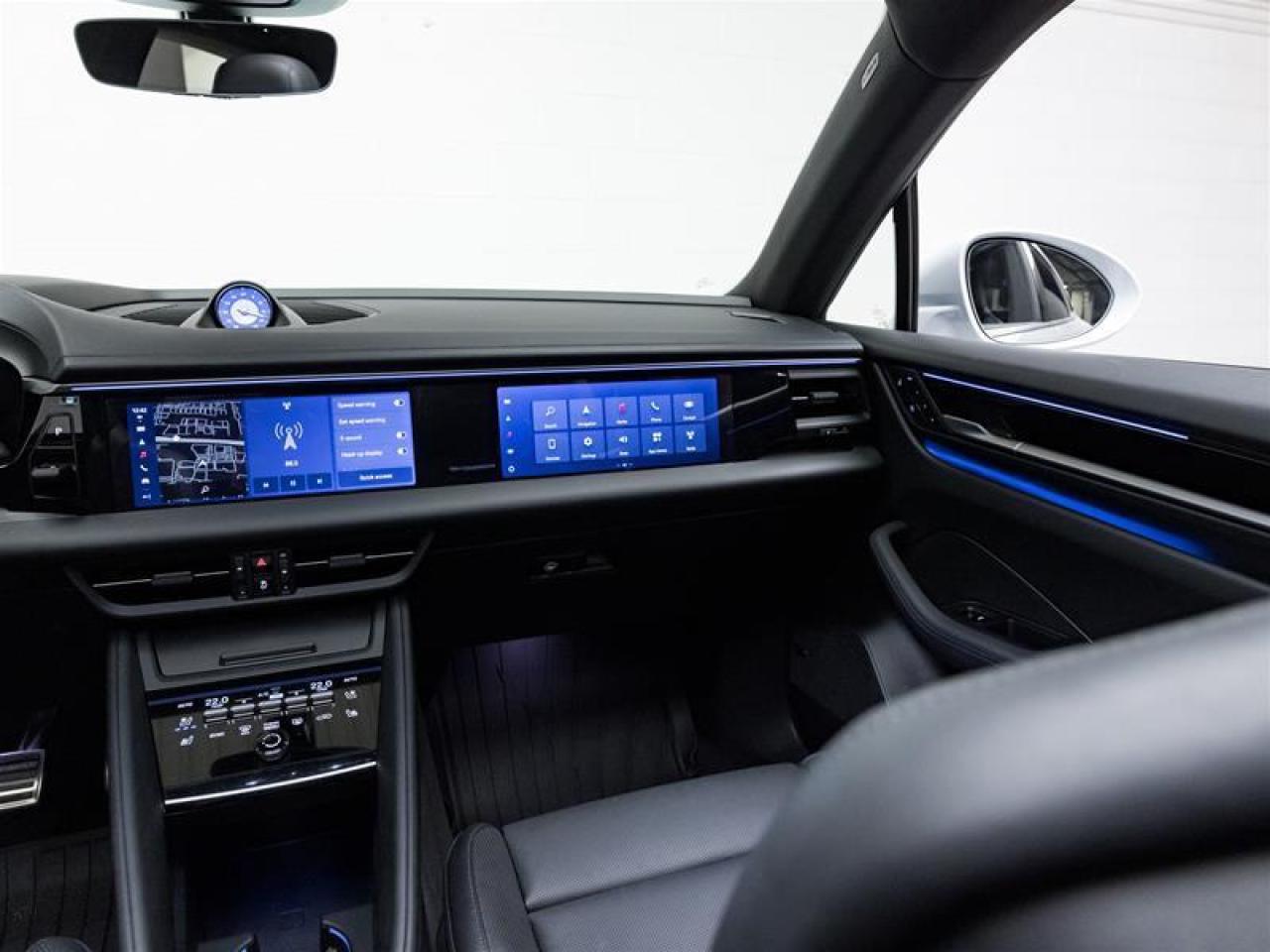 2025 Porsche Macan  Photo