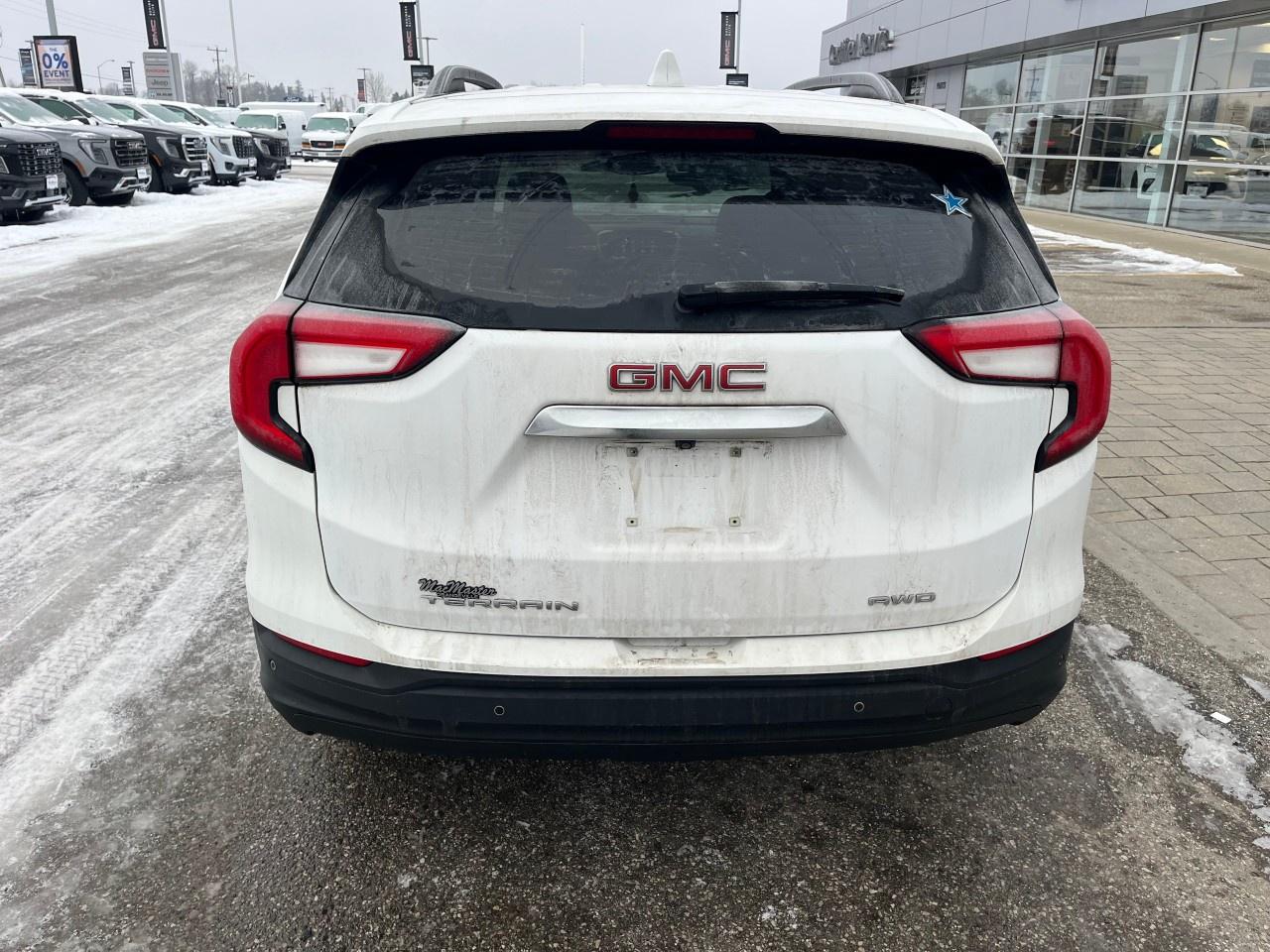 2022 GMC Terrain AWD SLE Photo