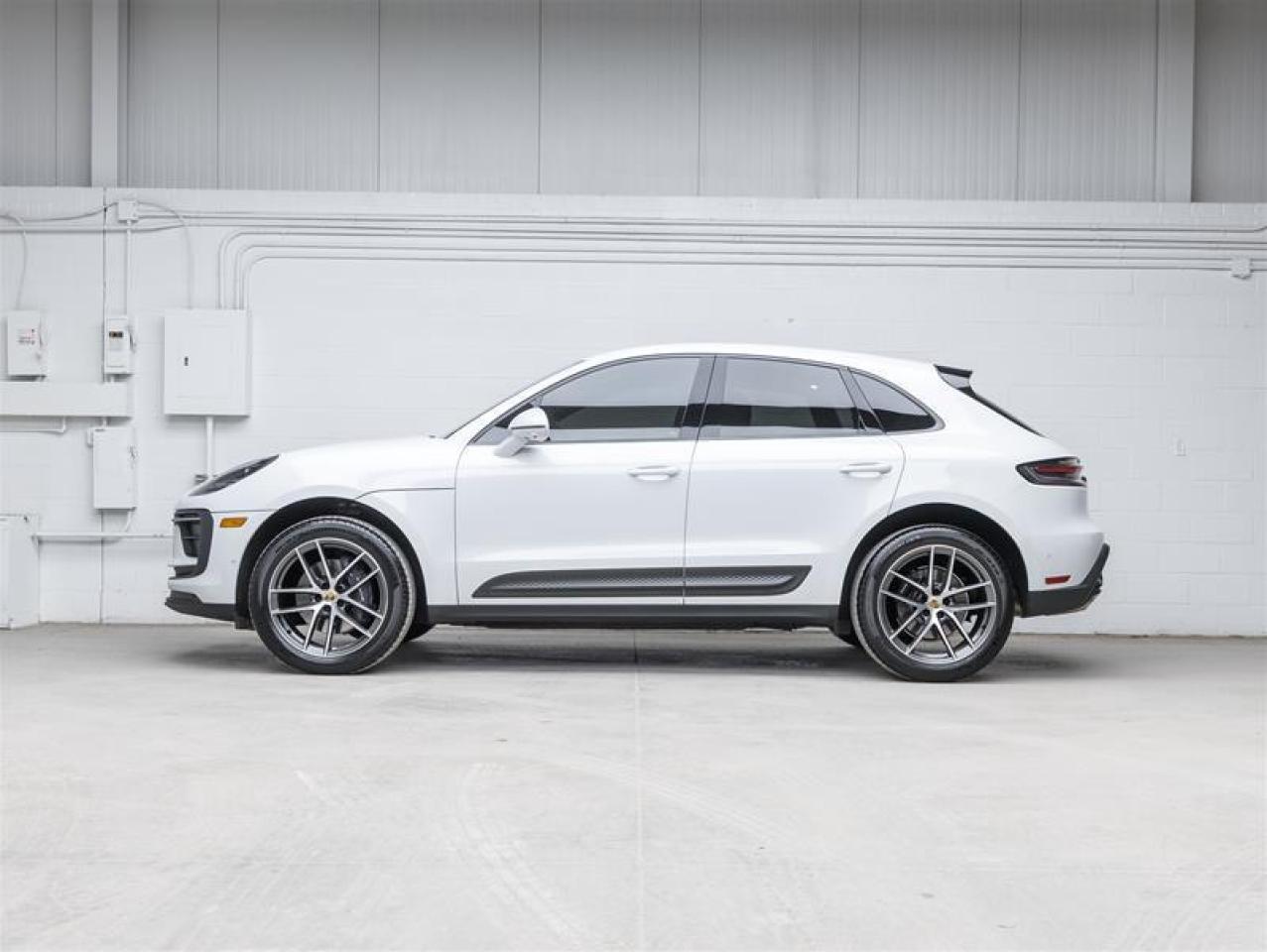 2023 Porsche Macan  Photo