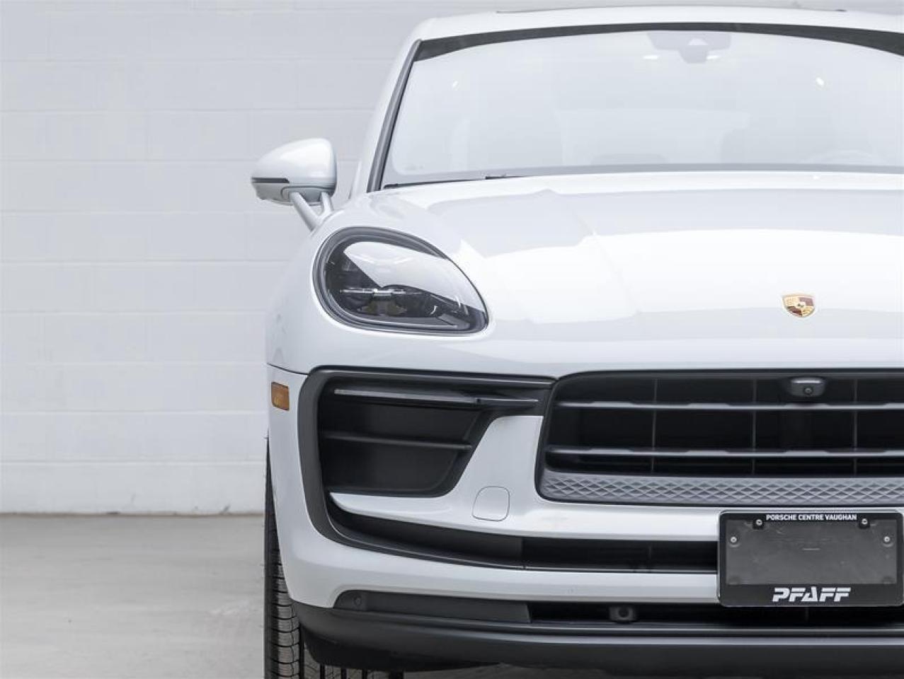 2023 Porsche Macan  Photo