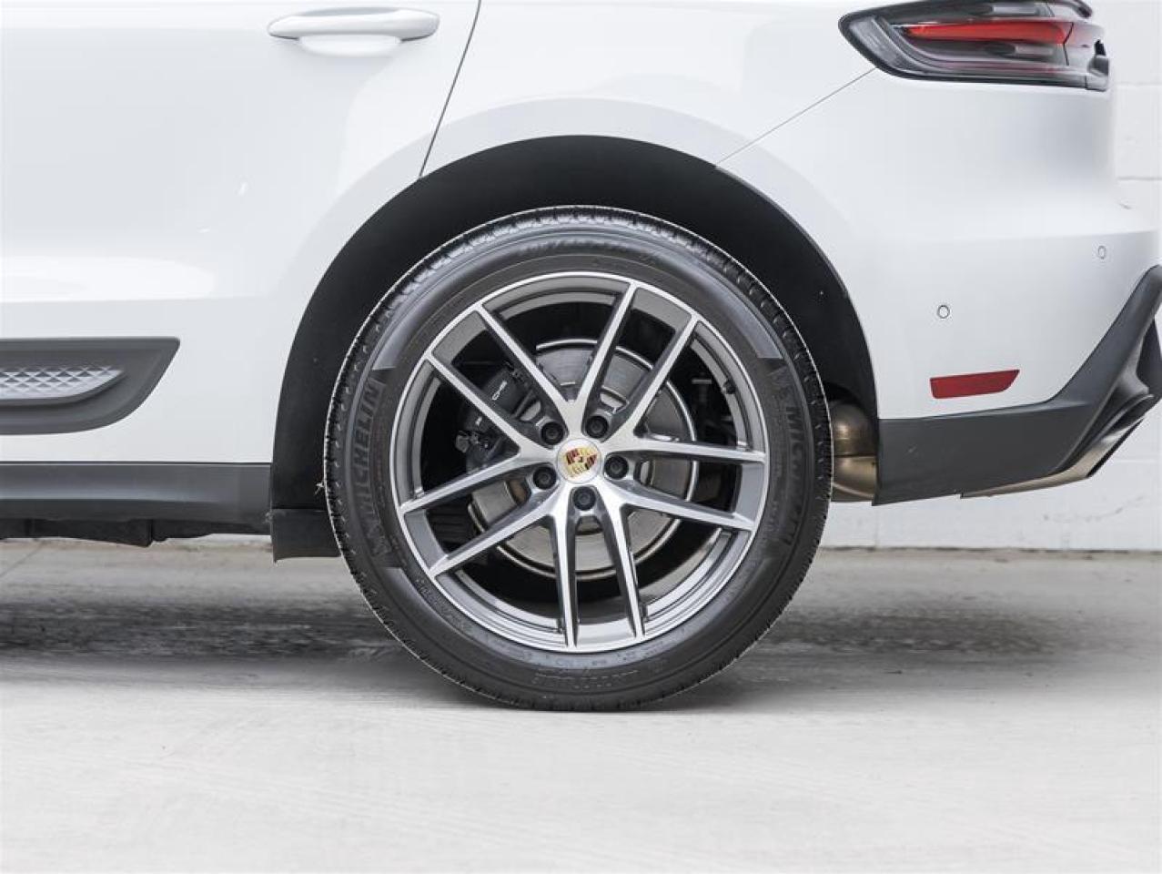 2023 Porsche Macan  Photo