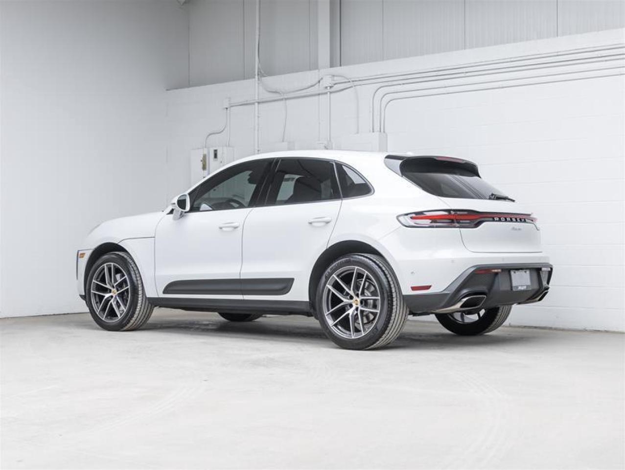 2023 Porsche Macan  Photo