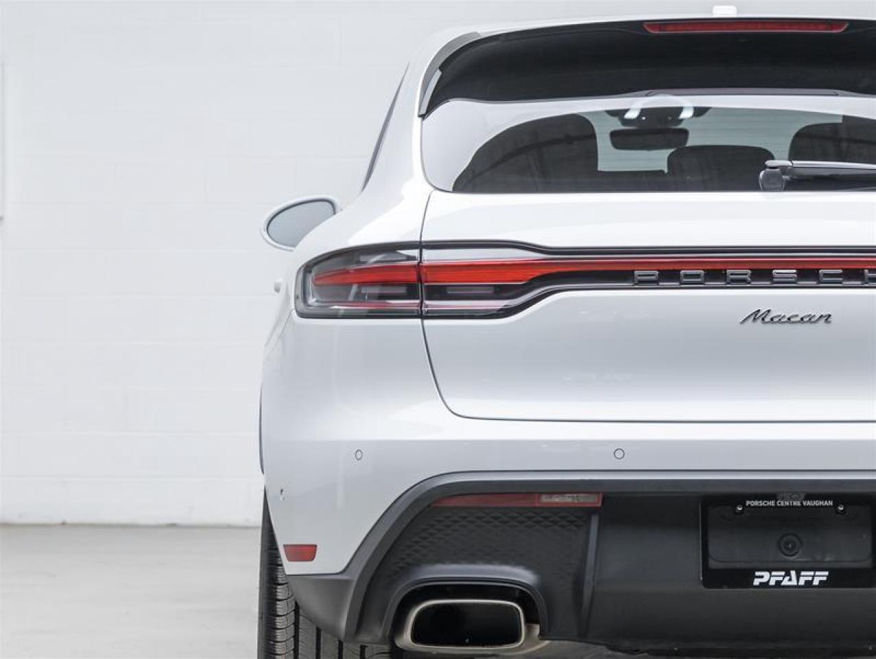 2023 Porsche Macan  Photo