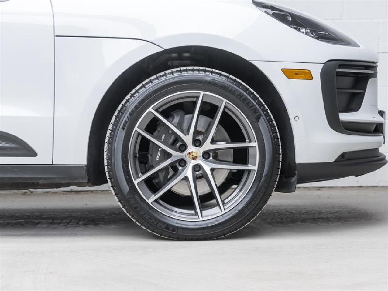 2023 Porsche Macan  Photo