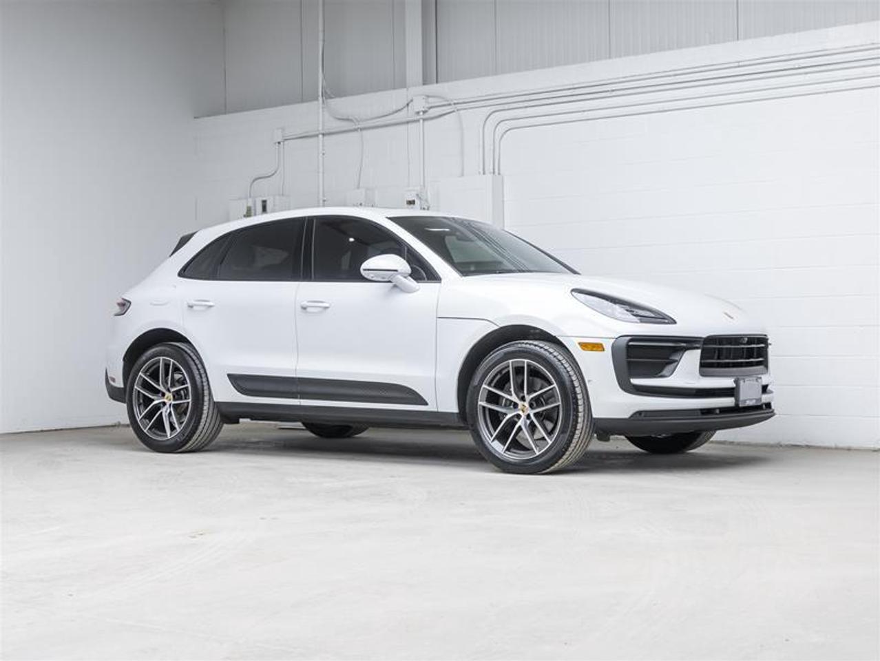 2023 Porsche Macan  Photo