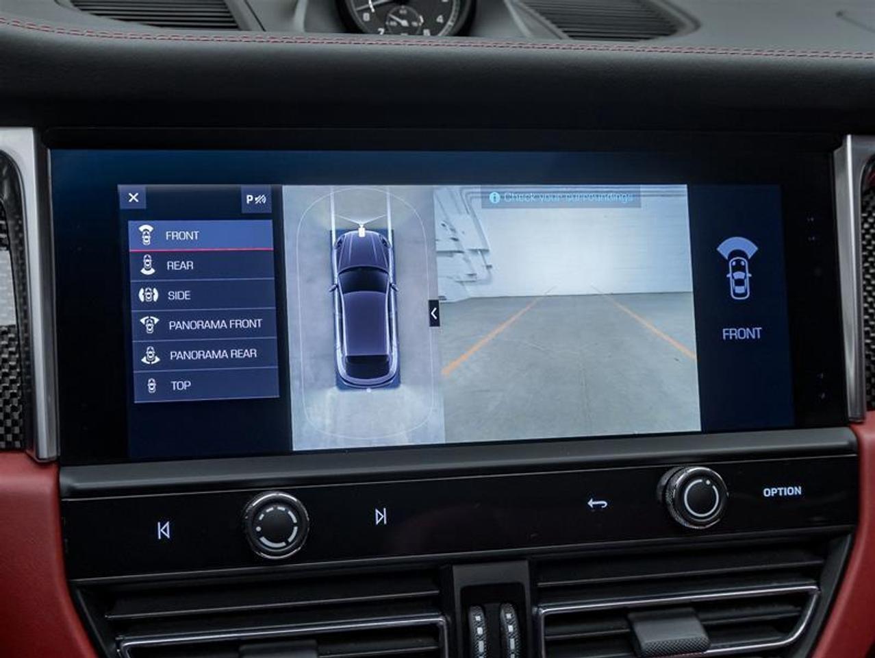 2023 Porsche Macan  Photo