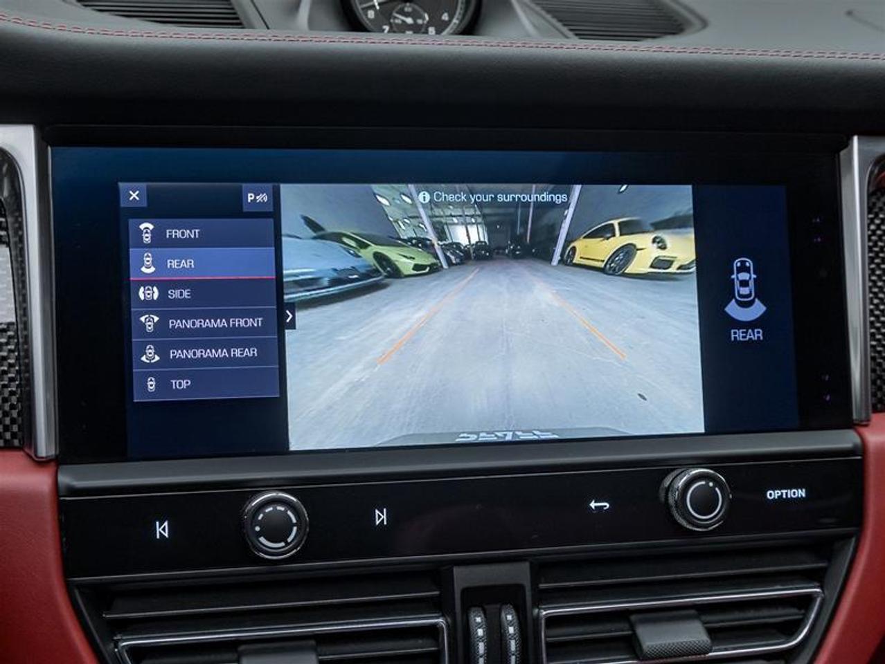 2023 Porsche Macan  Photo