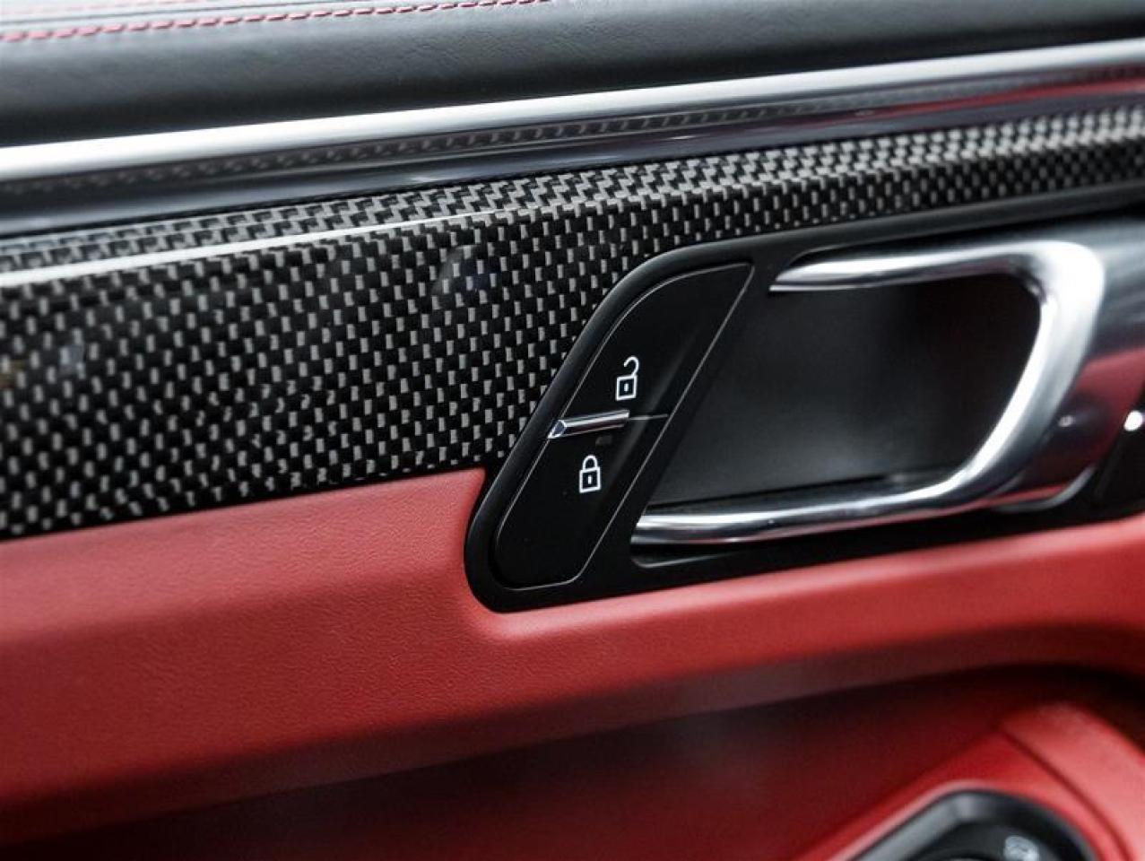 2023 Porsche Macan  Photo