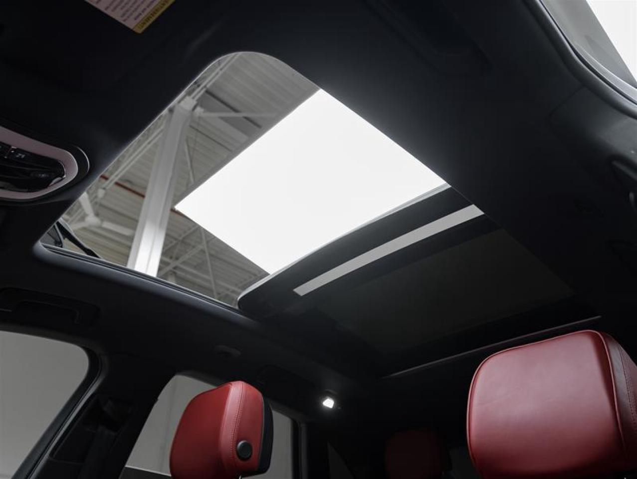 2023 Porsche Macan  Photo