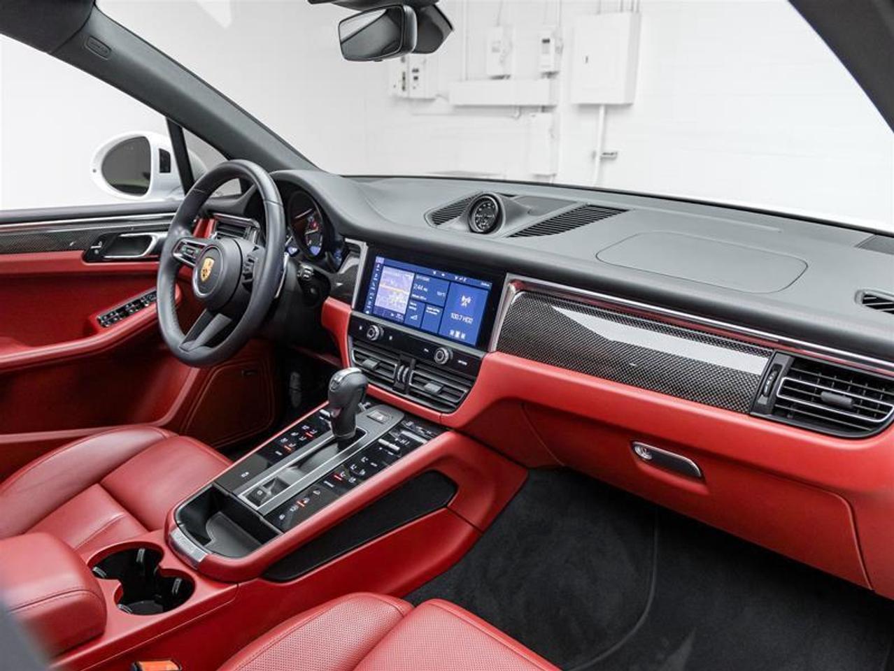 2023 Porsche Macan  Photo