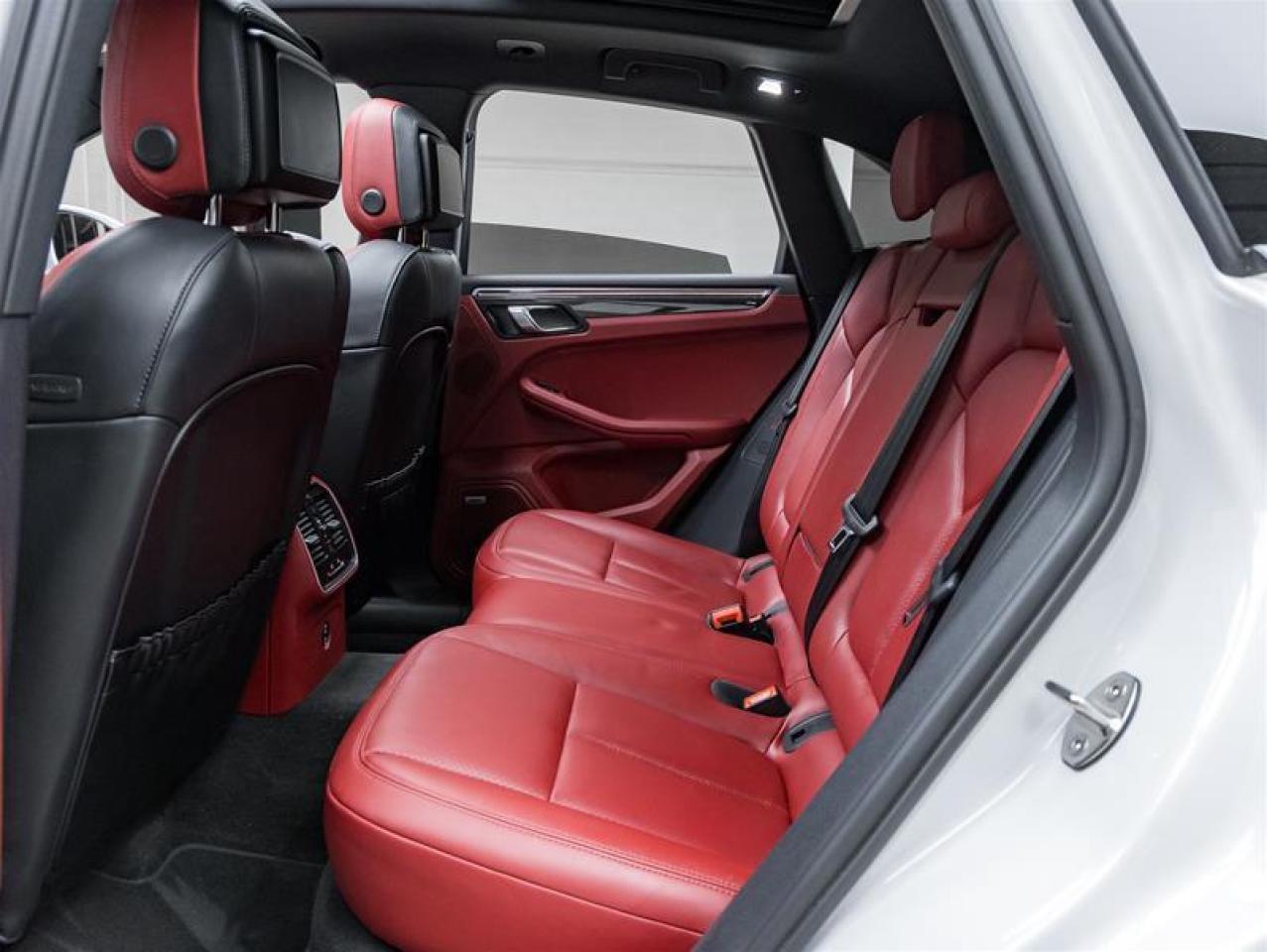 2023 Porsche Macan  Photo