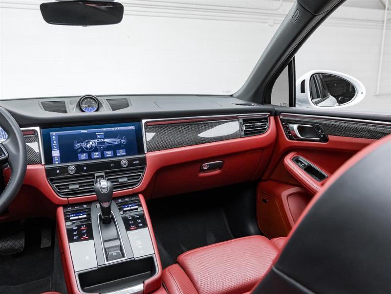 2023 Porsche Macan  Photo