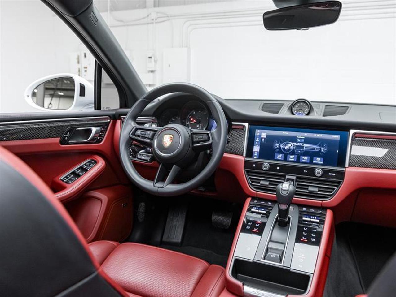 2023 Porsche Macan  Photo