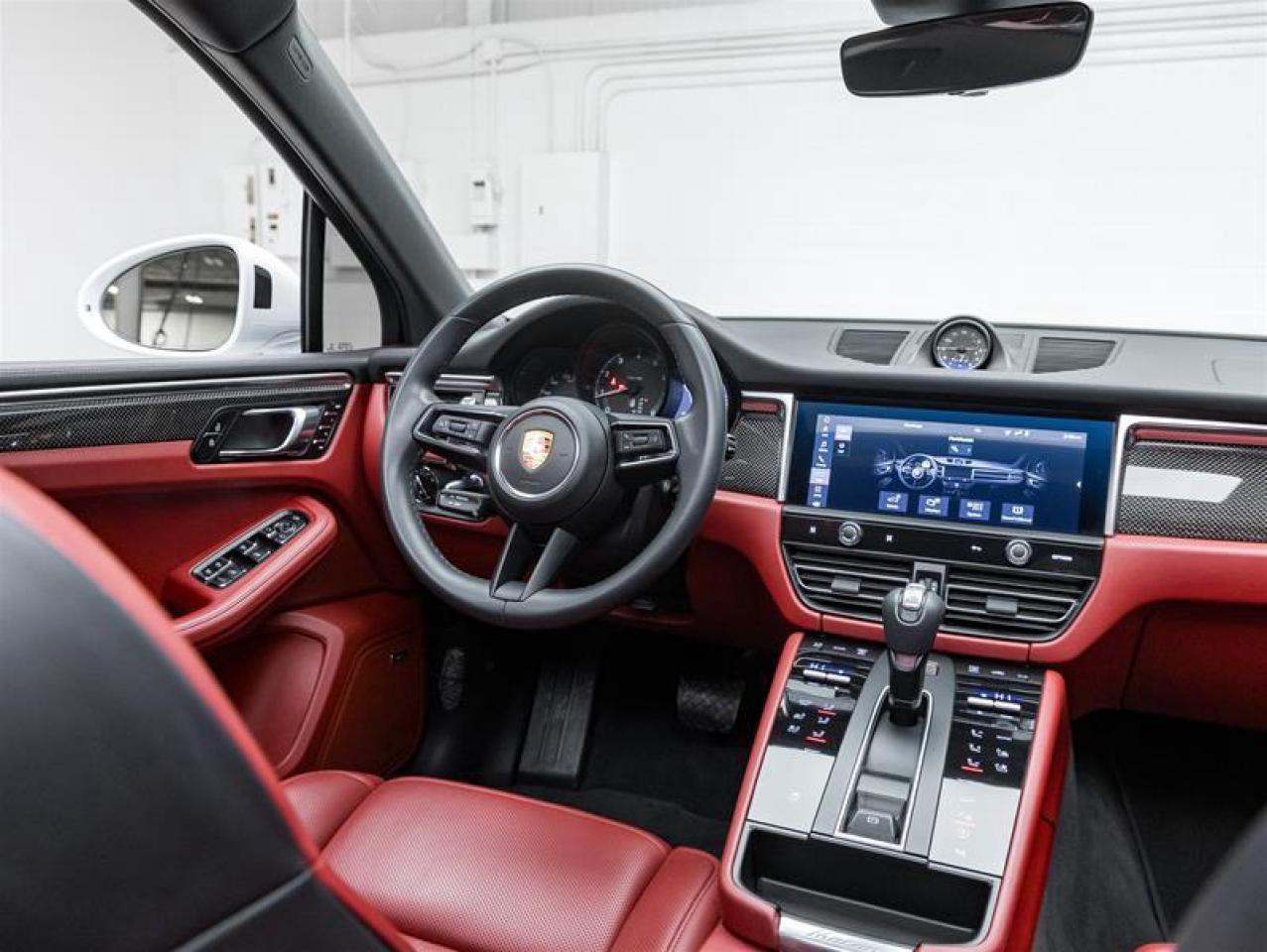 2023 Porsche Macan  Photo