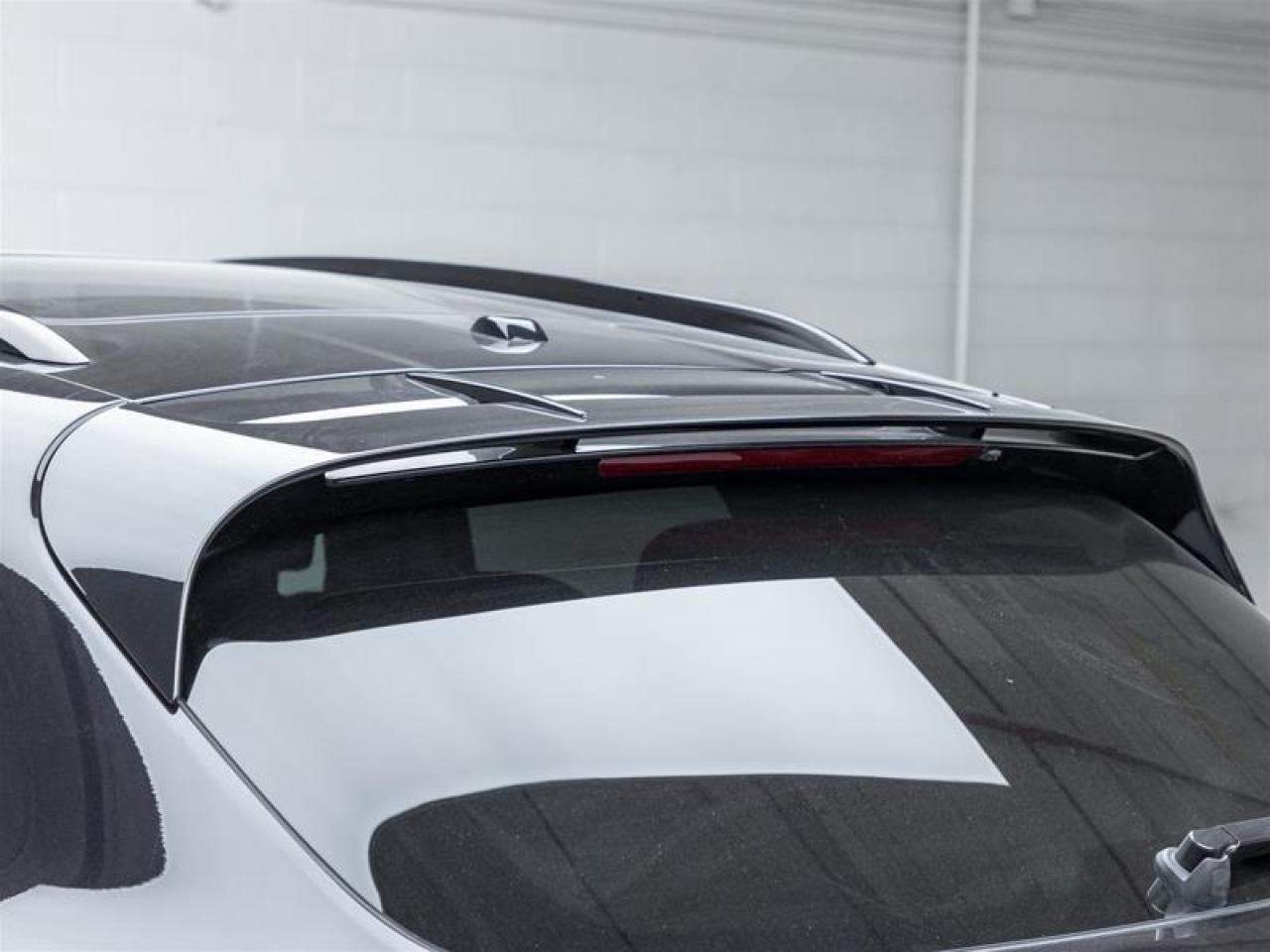 2024 Porsche Macan  Photo