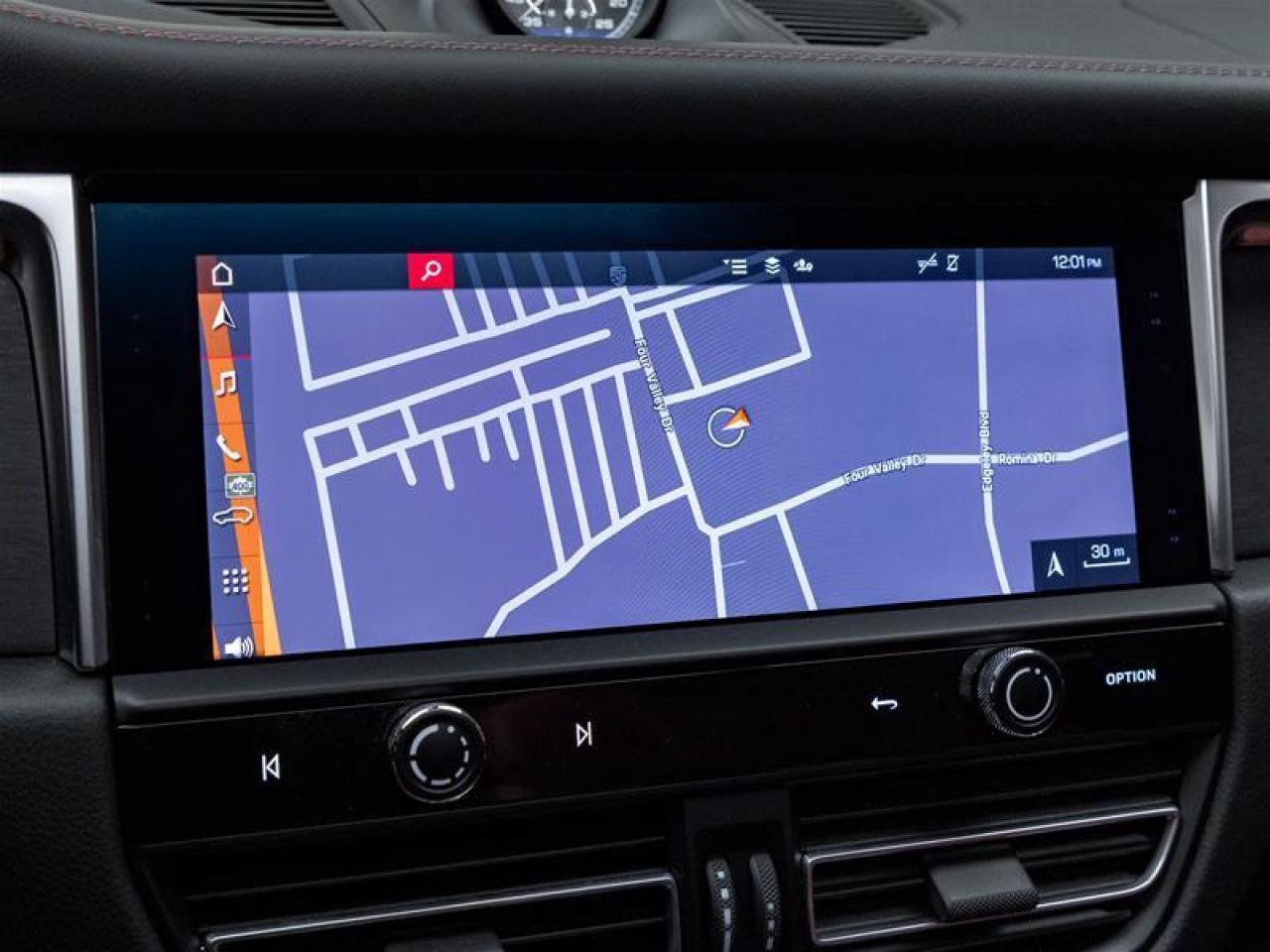 2024 Porsche Macan  Photo