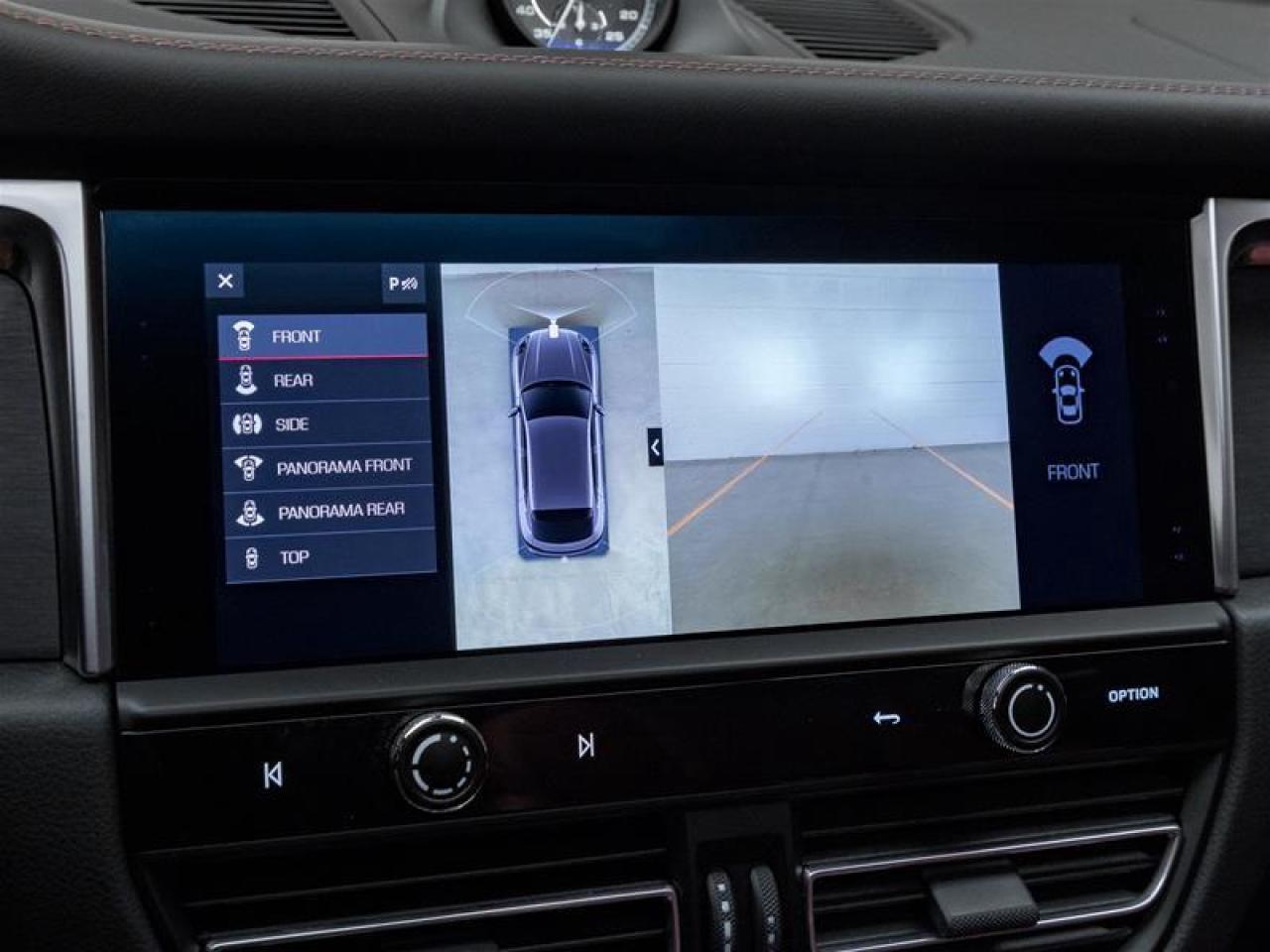 2024 Porsche Macan  Photo