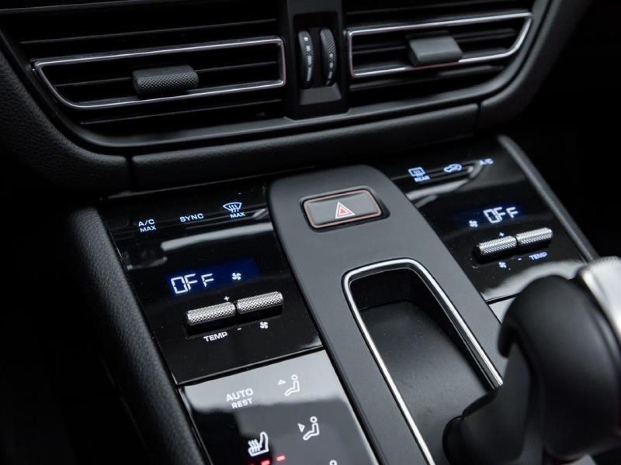 2024 Porsche Macan  Photo