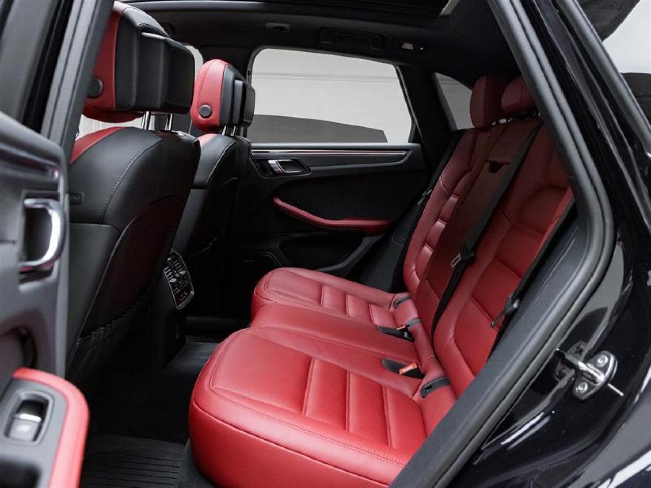 2024 Porsche Macan  Photo