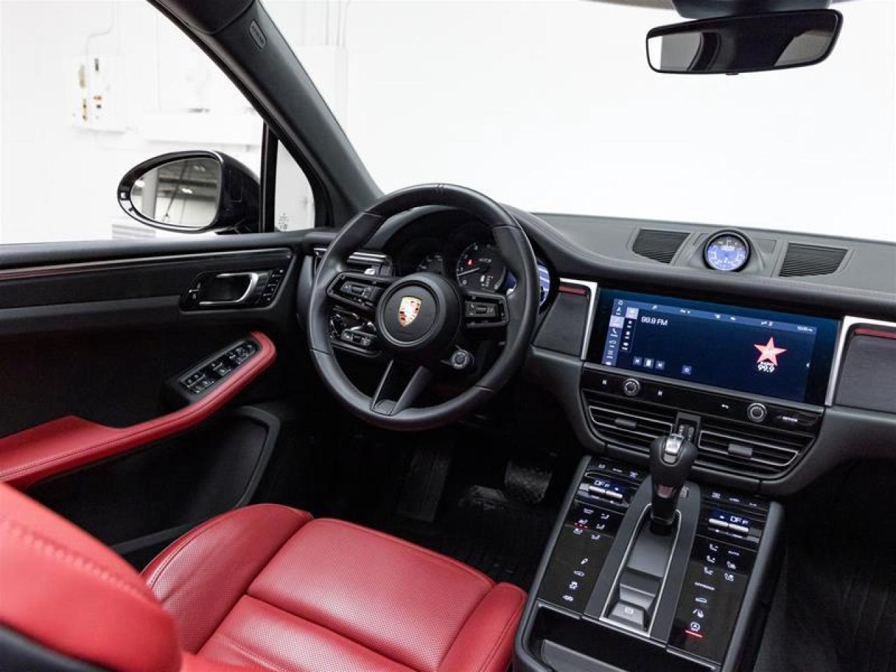 2024 Porsche Macan  Photo