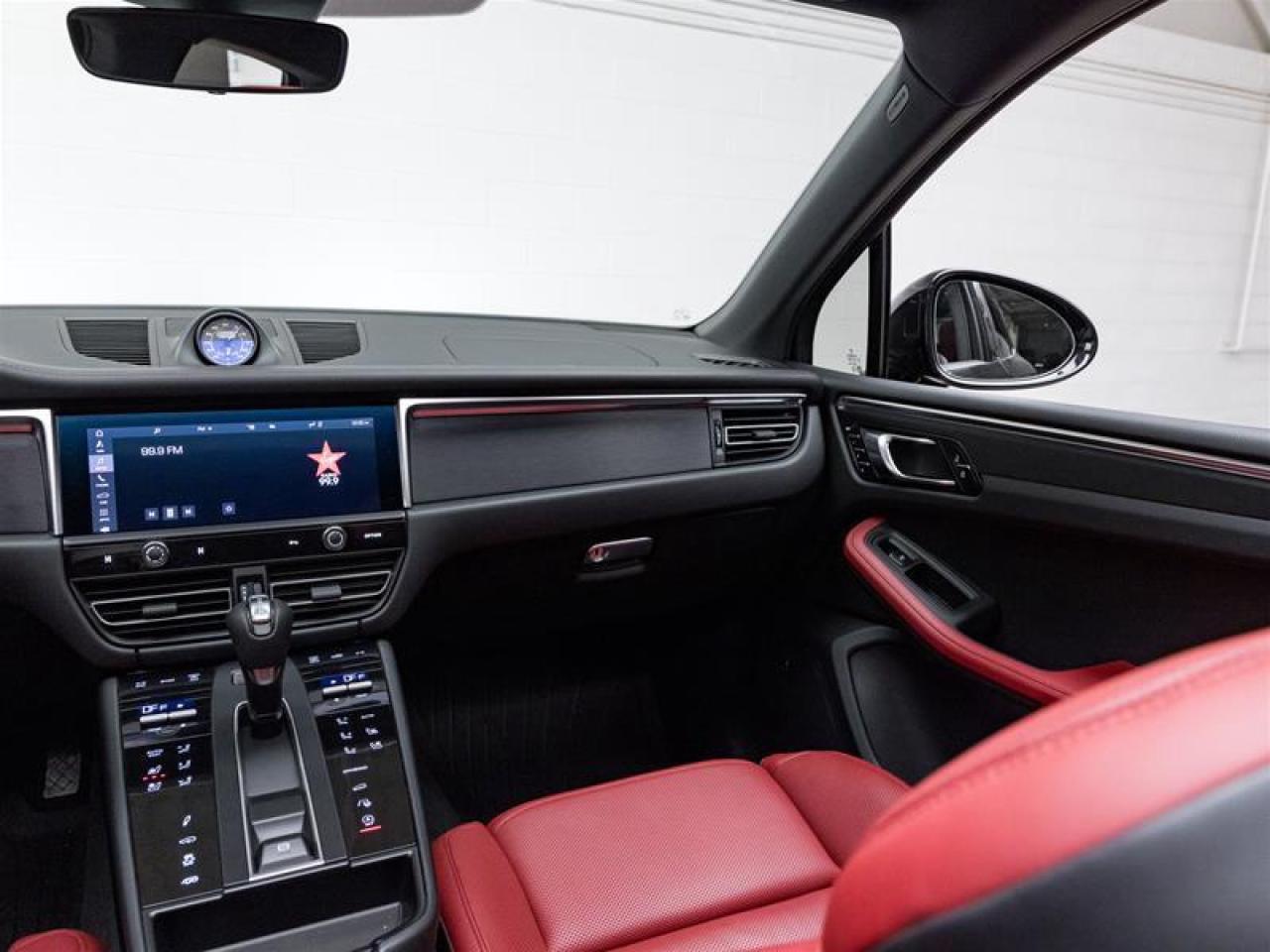 2024 Porsche Macan  Photo