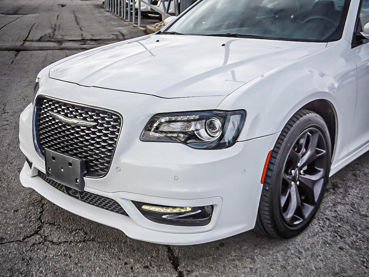 2023 Chrysler 300  Photo