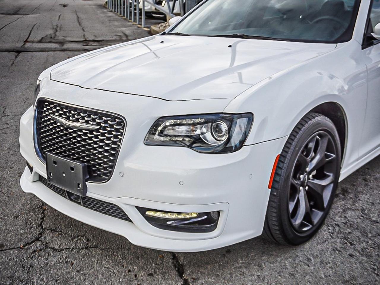 2023 Chrysler 300  Photo