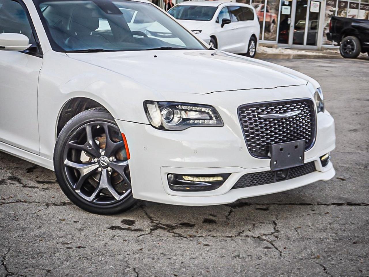 2023 Chrysler 300  Photo