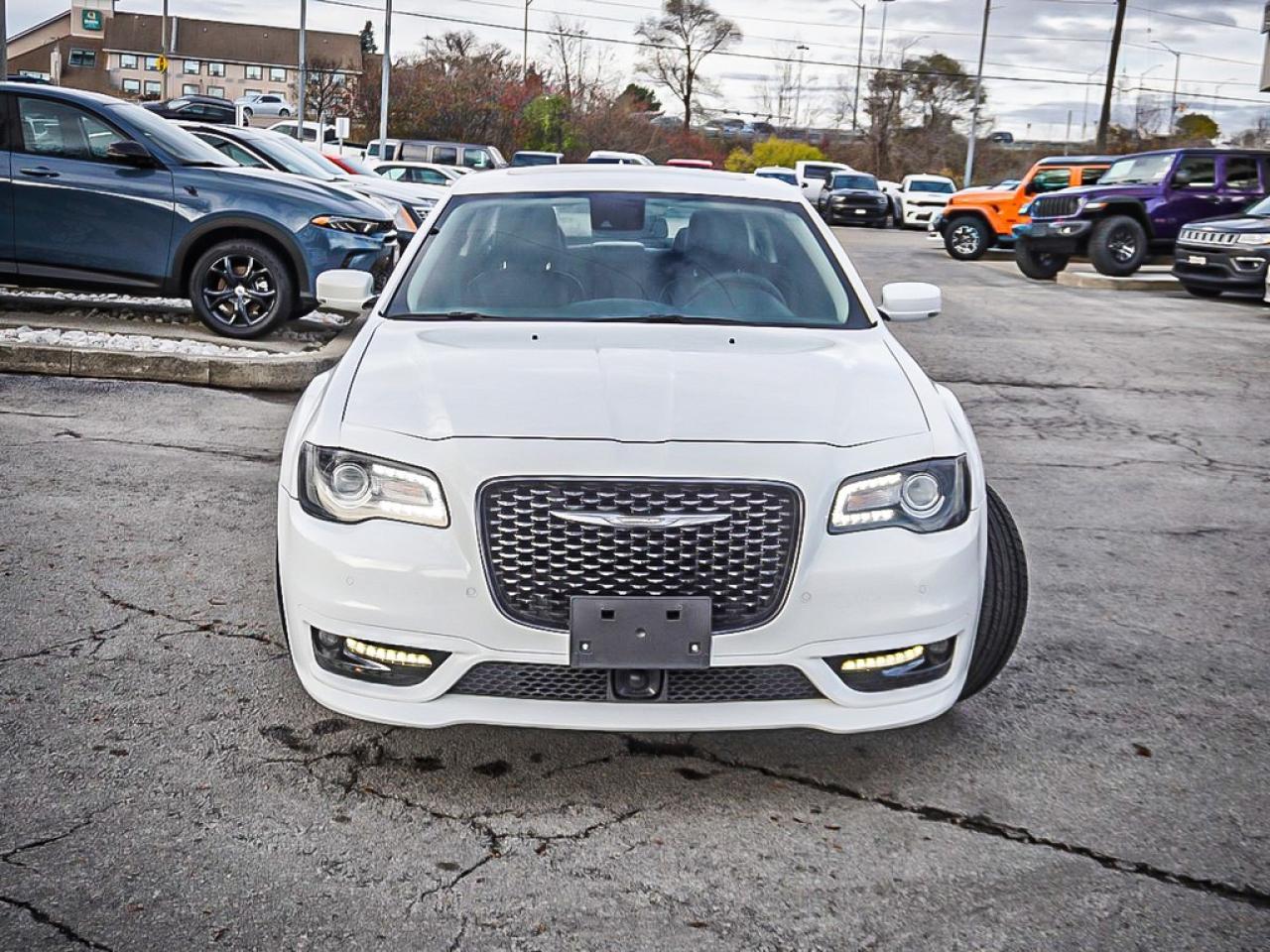 2023 Chrysler 300  Photo2